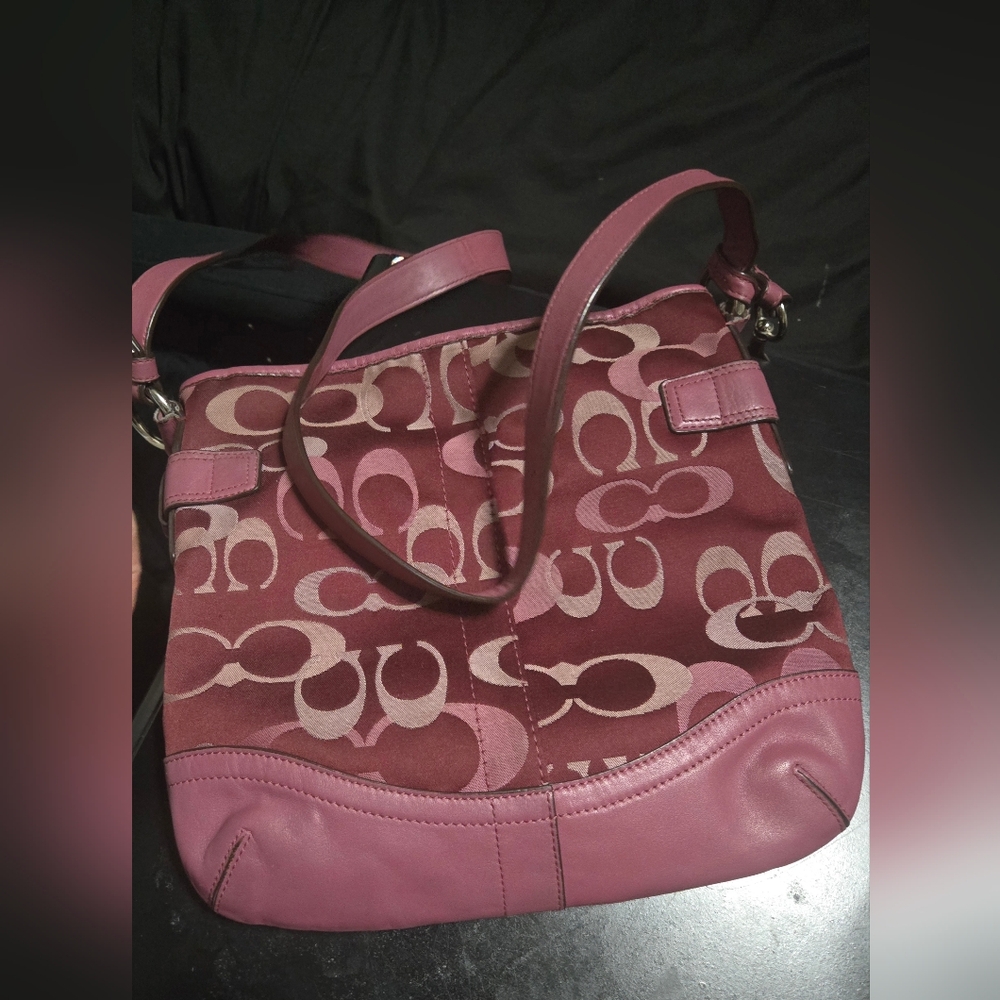 Stylish Pink Coach Shoulder Bag - Picture 2 of 3